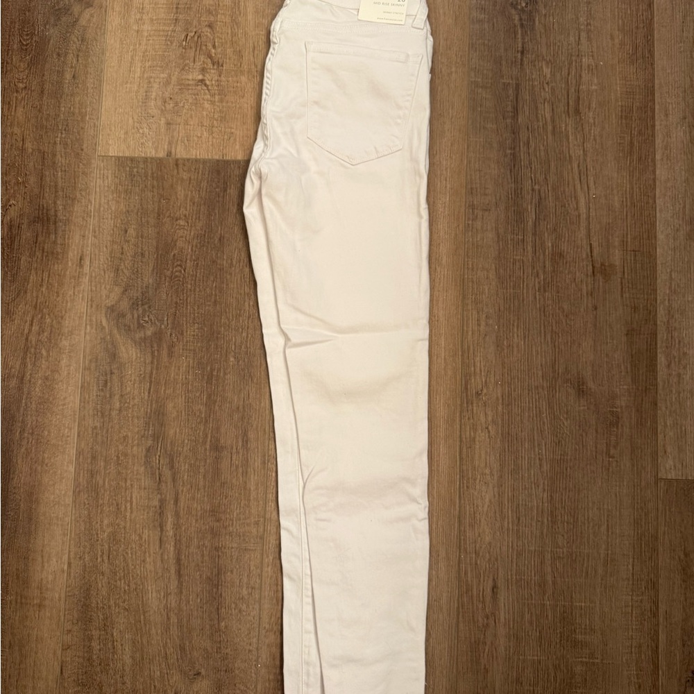 Francesca's Collections Cream Skinny Jeans NWT